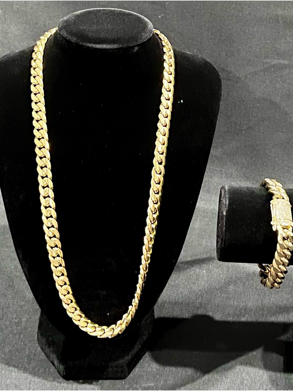 Men's Fashion Chains & Bracelets - Cuban Link Style Costume Jewelry
